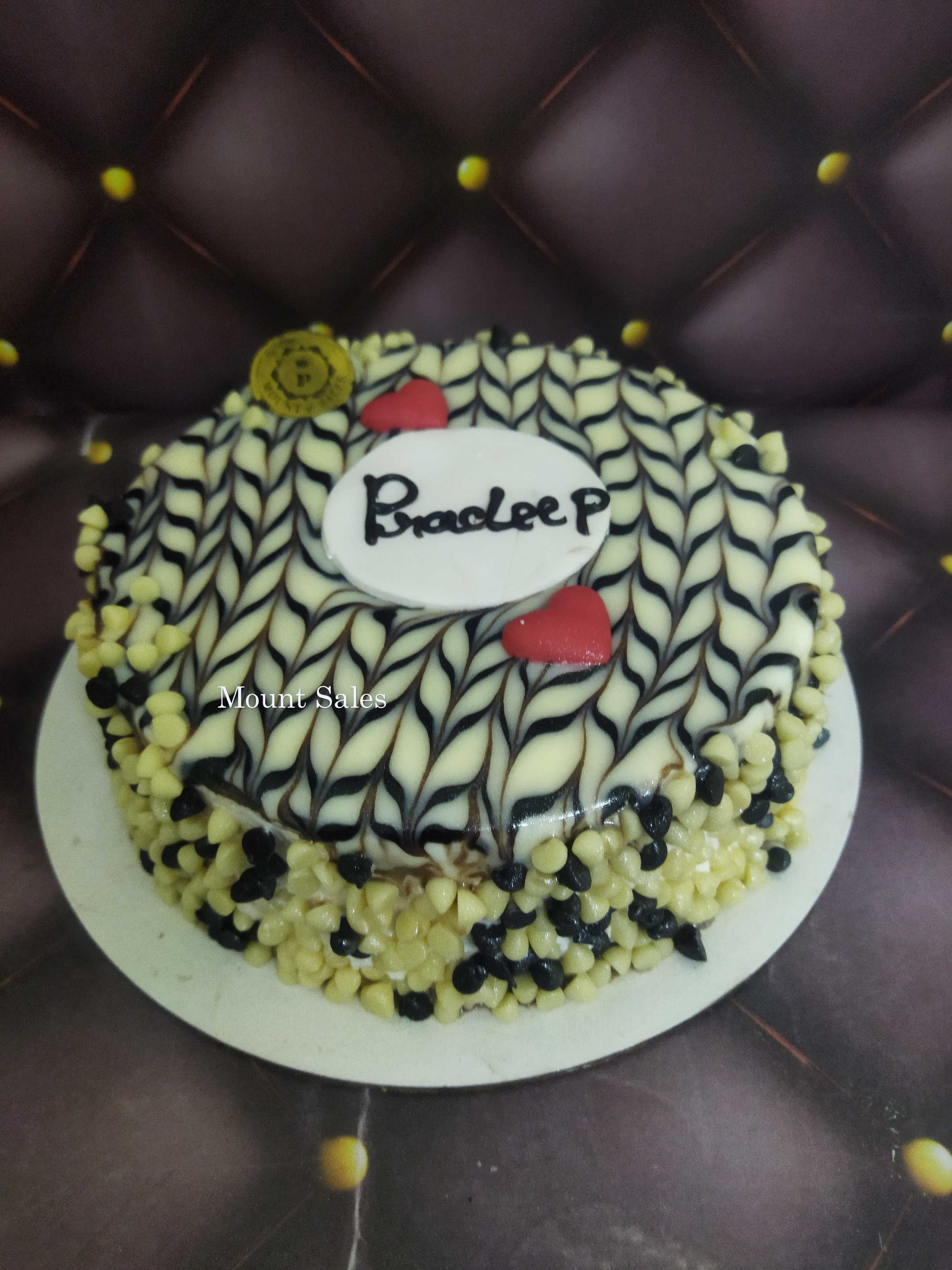 Premium RED N White Velvet Cake